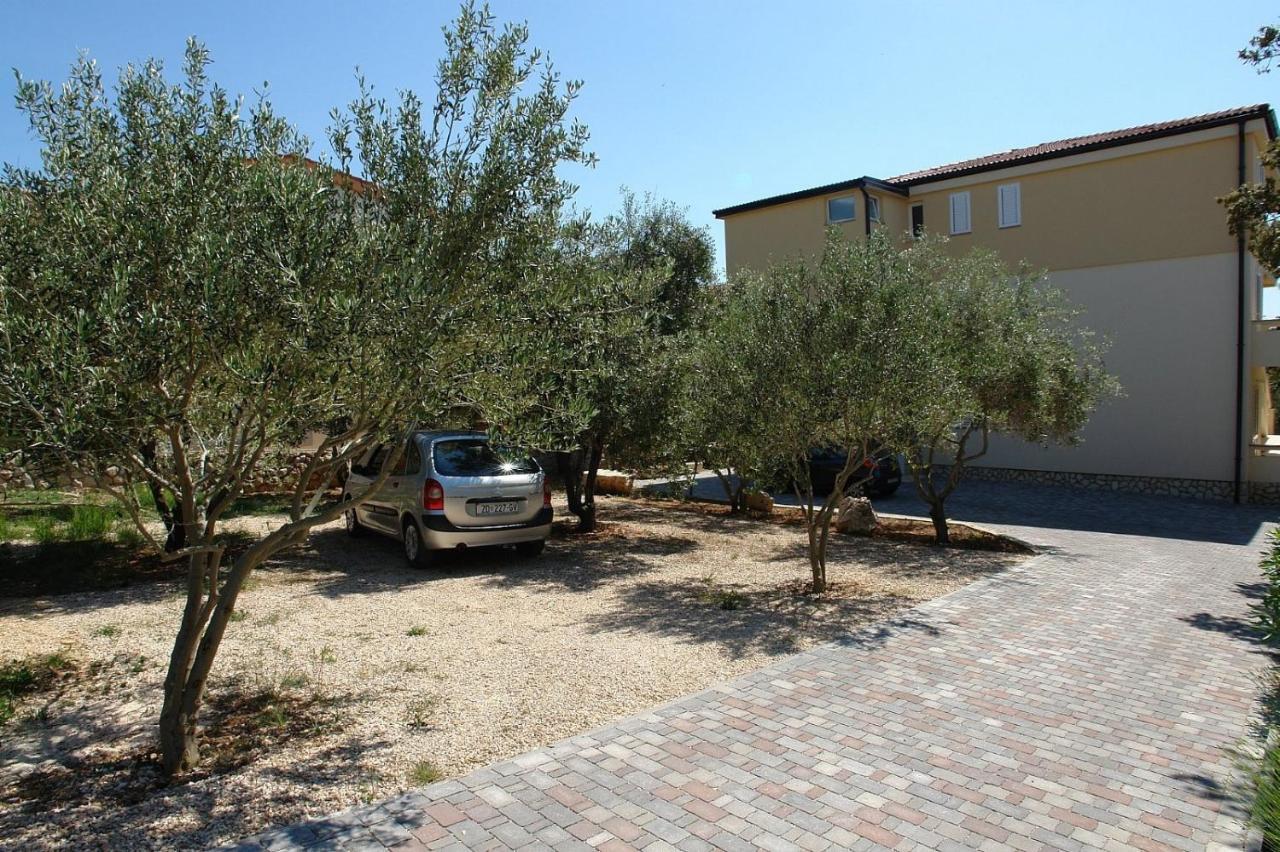 Apartments With A Parking Space Mandre, Pag - 18748 Колан Екстер'єр фото