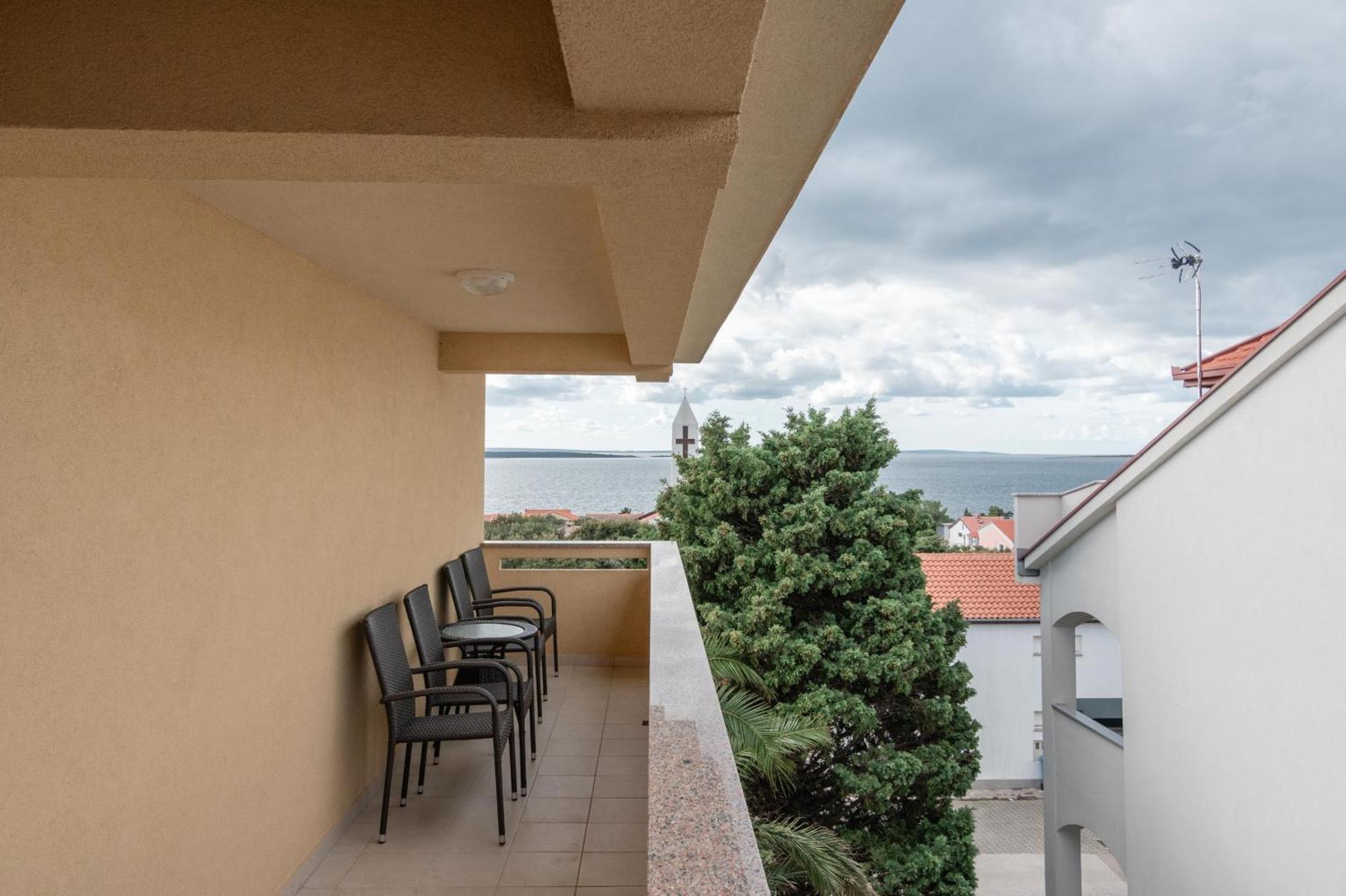 Apartments With A Parking Space Mandre, Pag - 18748 Колан Екстер'єр фото