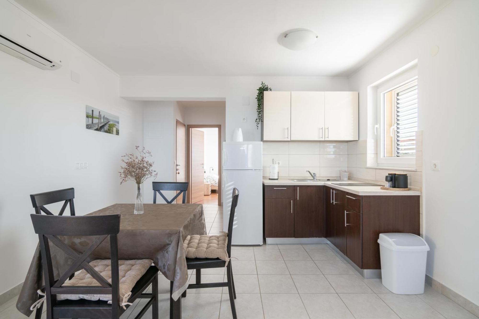 Apartments With A Parking Space Mandre, Pag - 18748 Колан Екстер'єр фото