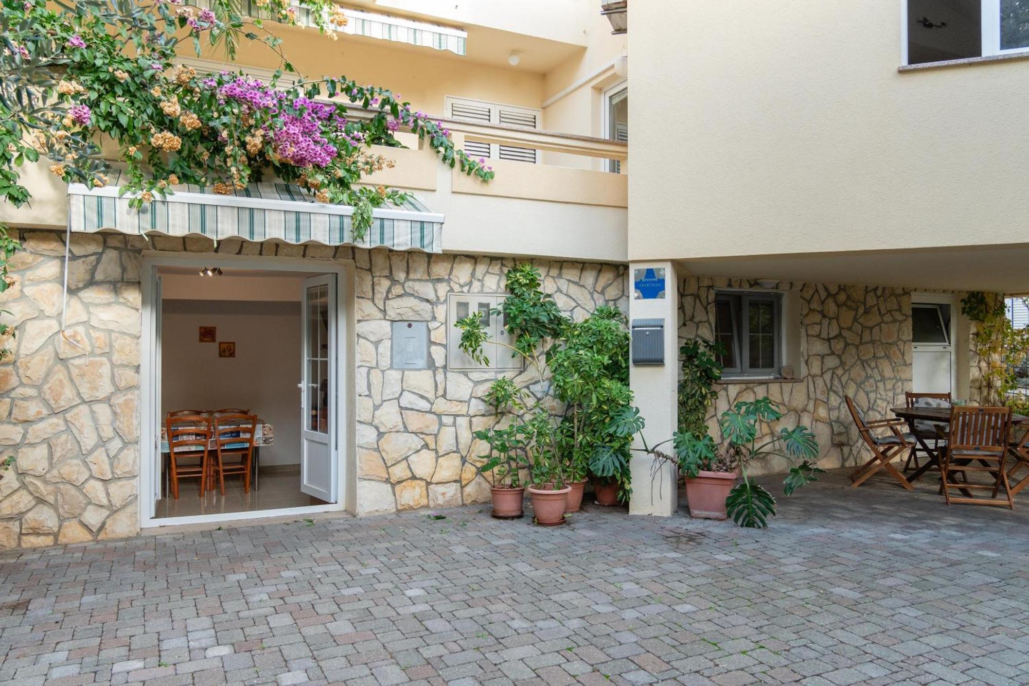 Apartments With A Parking Space Mandre, Pag - 18748 Колан Екстер'єр фото
